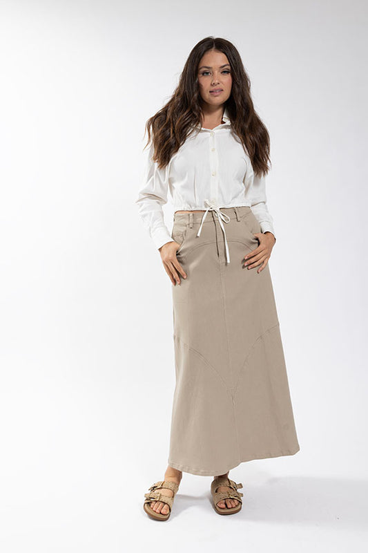 Curve Seam Skirt with Pockets